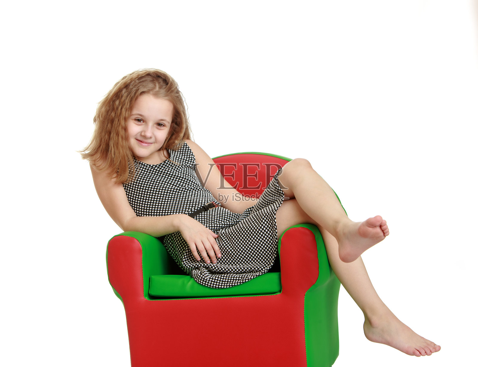 穿着浅色夏装的漂亮白人女孩照片摄影图片