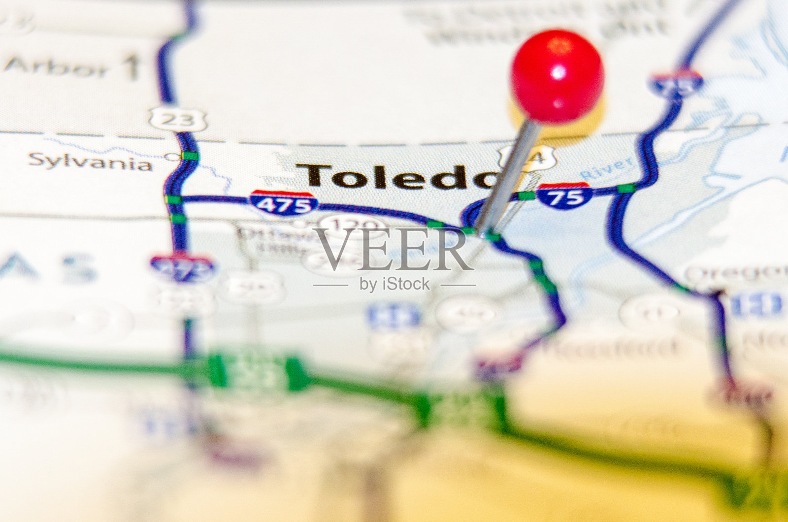 地图上的城市大头针照片摄影图片