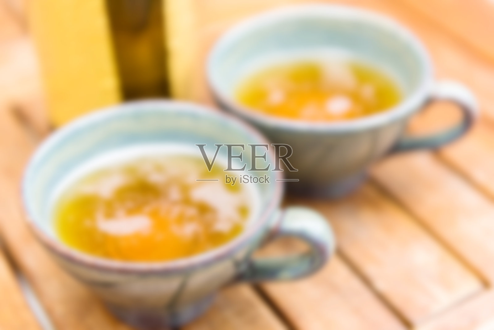 诺曼苹果汁在一个典型的陶瓷杯子照片摄影图片