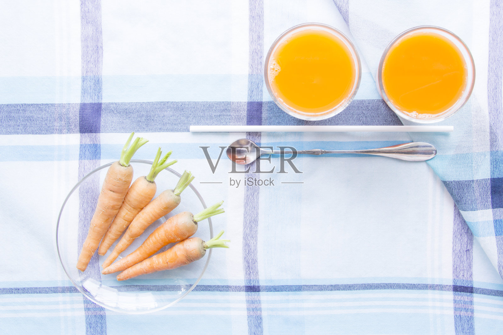 胡萝卜汁及原料照片摄影图片