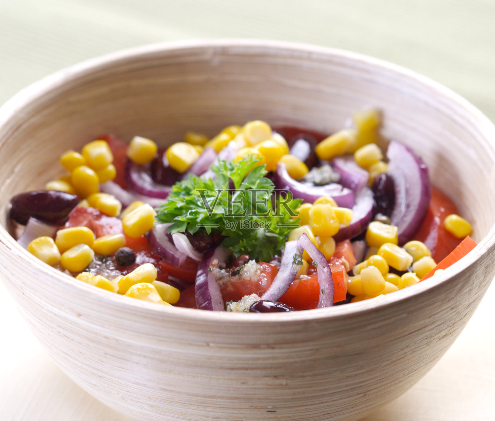 春季沙拉的特写照片摄影图片