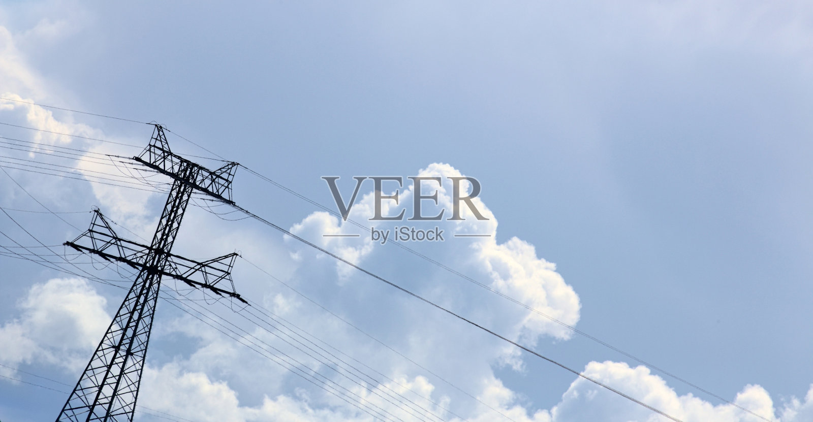 电线异常倾斜照片摄影图片