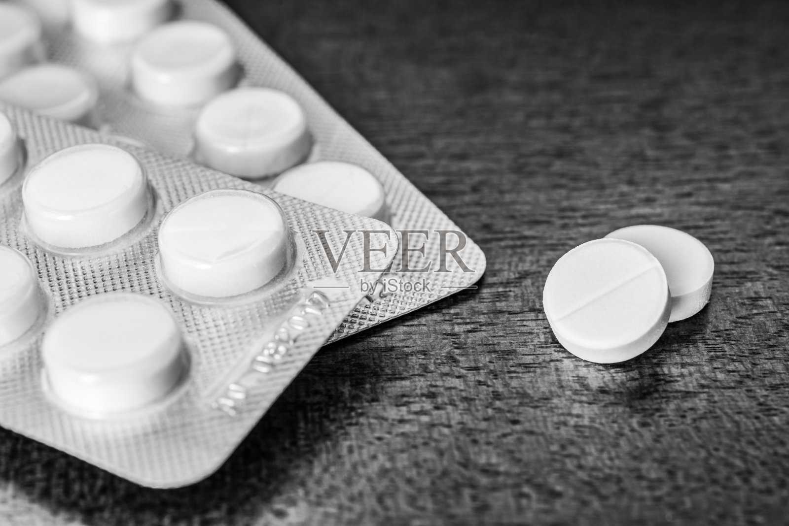 要治病，就得吃药照片摄影图片