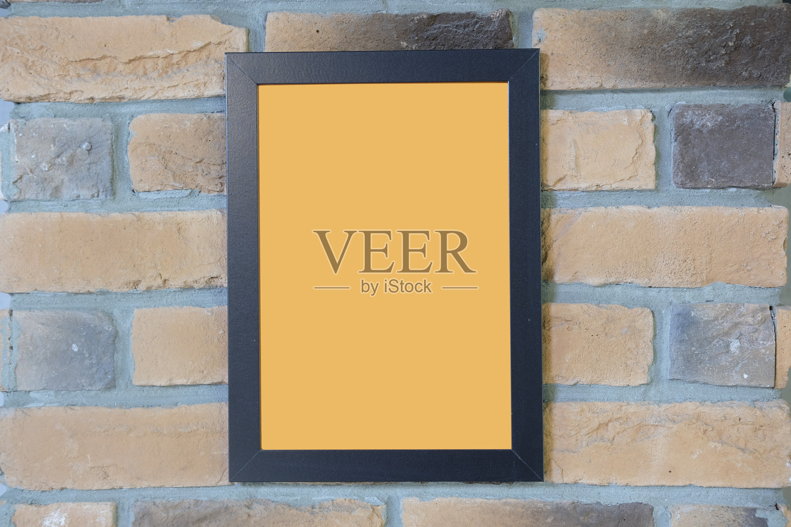 挂在墙上的照片、文件、文凭或奖状的空框照片摄影图片