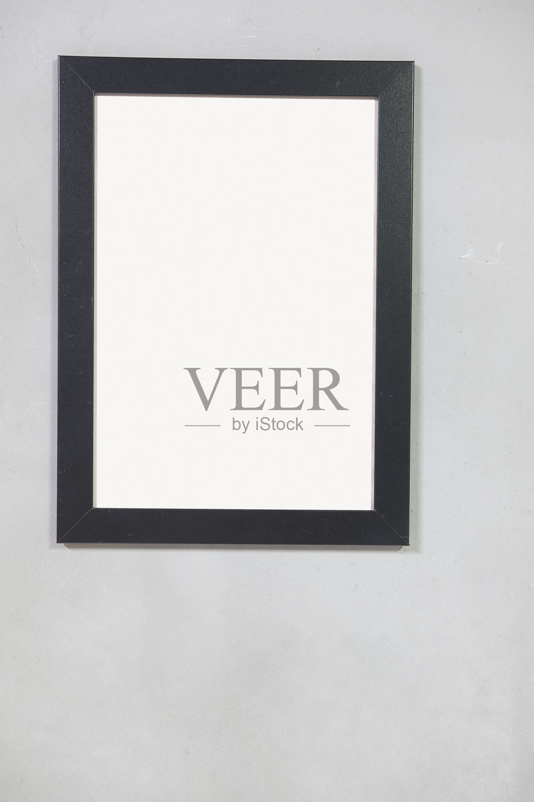 挂在墙上的照片、文件、文凭或奖状的空框照片摄影图片