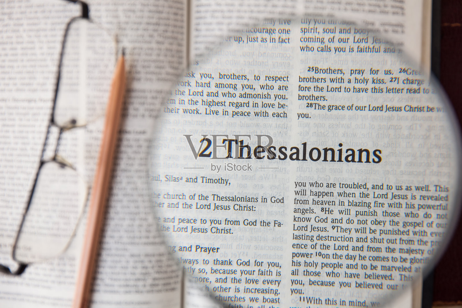 《帖撒罗尼迦后书》中的新国际版本照片摄影图片