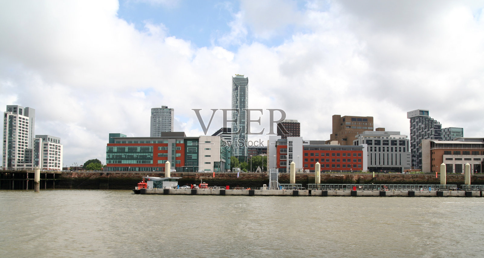 在海滨。照片摄影图片