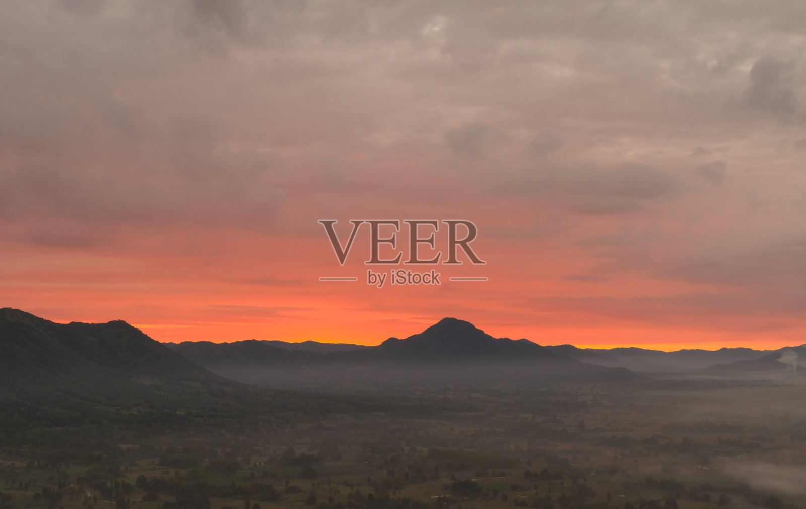 泰国罗伊省的日出照片摄影图片