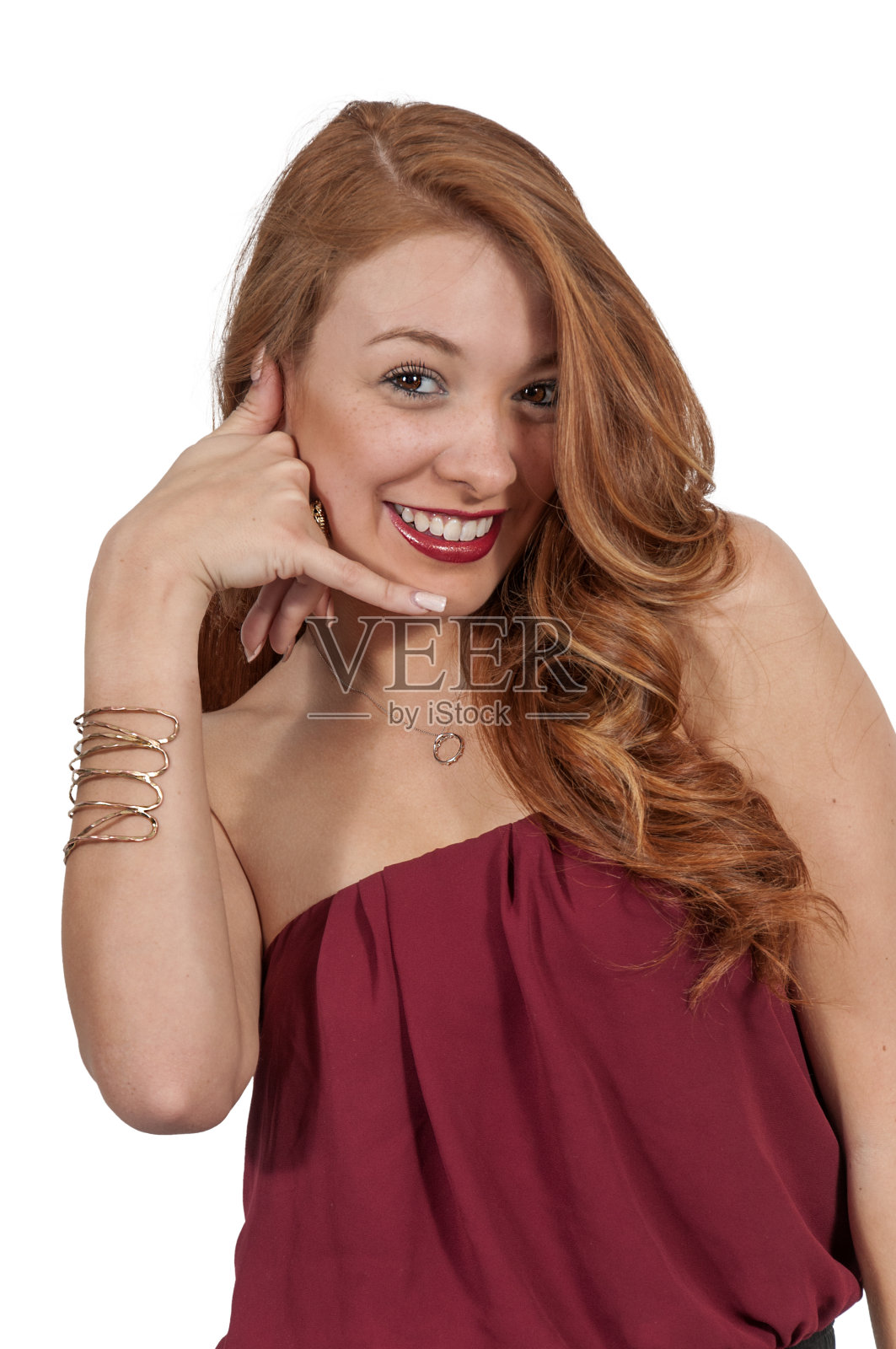 女士请人打电话给她照片摄影图片