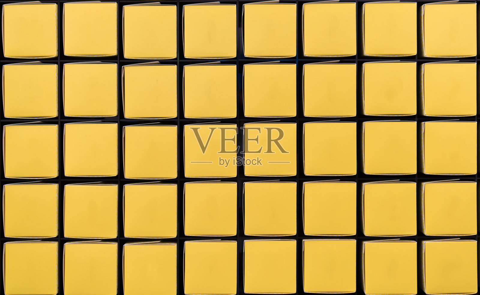 黄色对称方框在有组织的模式与复制空间照片摄影图片