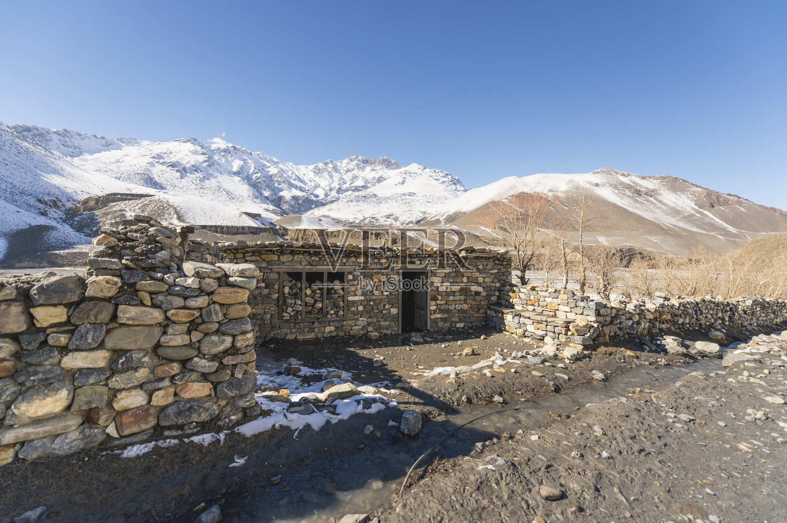 尼泊尔的房子，在通往珠峰大本营的路上，尼泊尔照片摄影图片