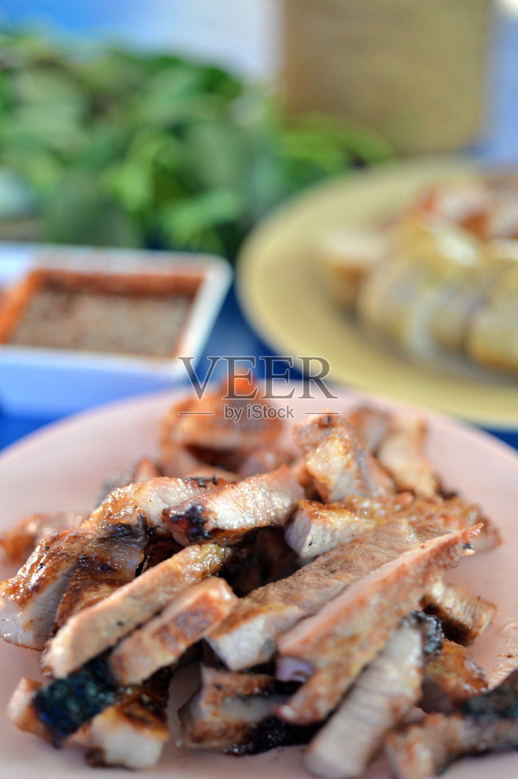 烤猪肉照片摄影图片