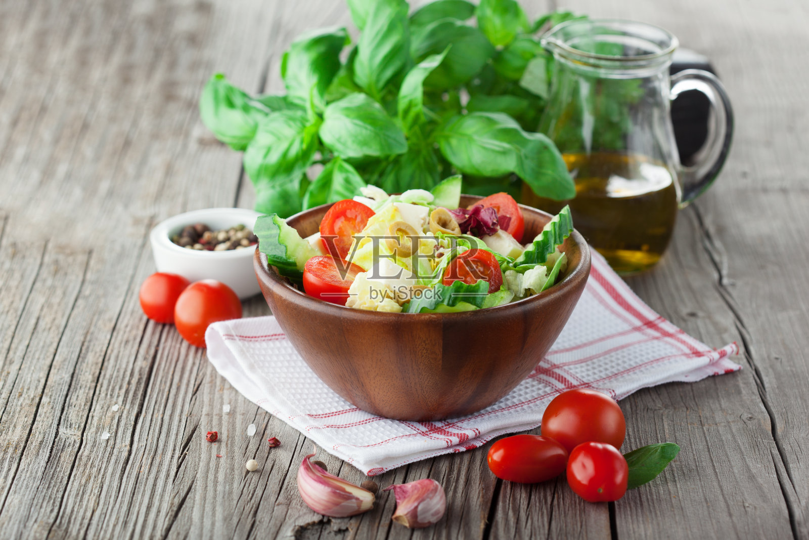 新鲜的夏季沙拉照片摄影图片