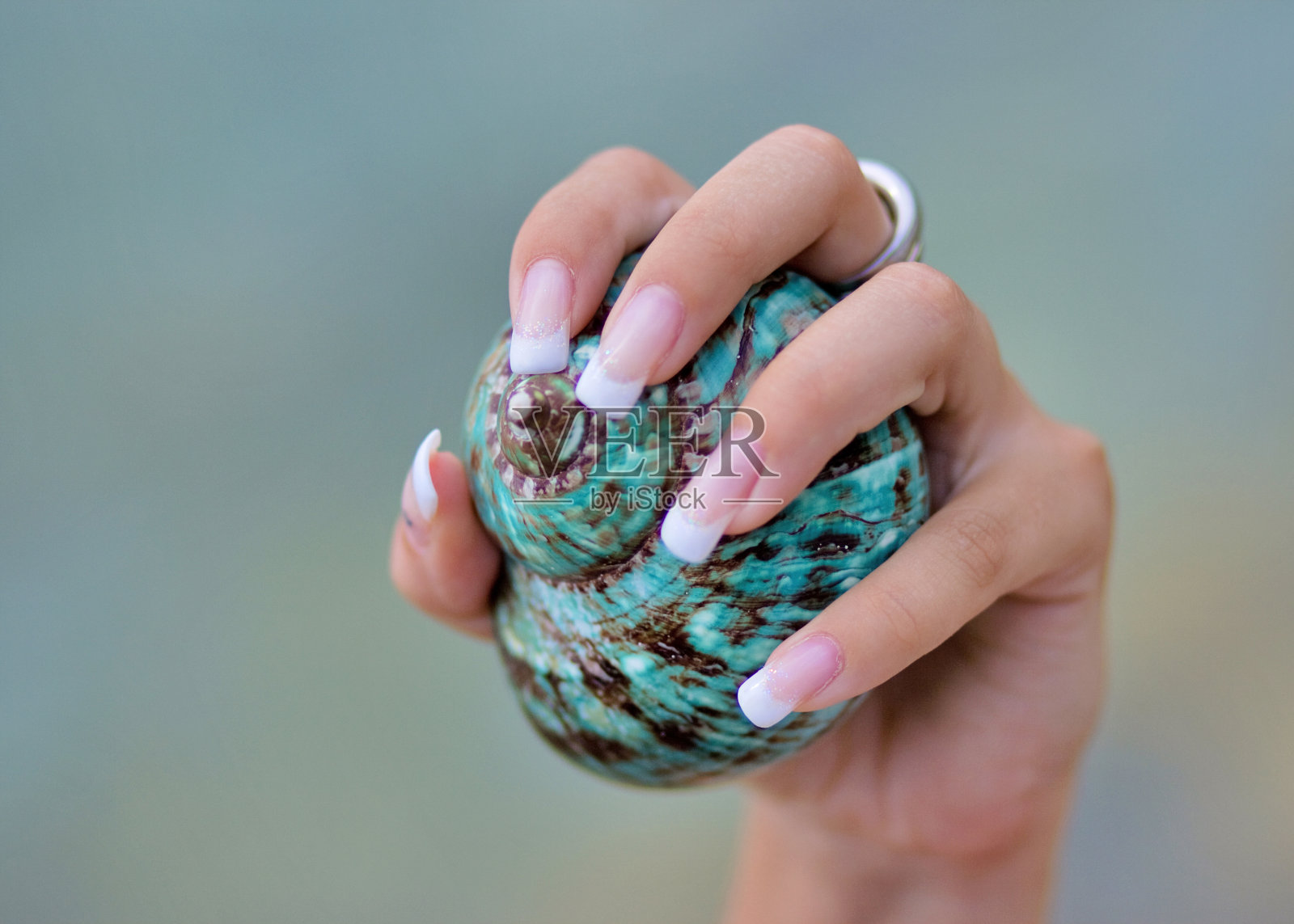 法式指甲磨贝壳照片摄影图片