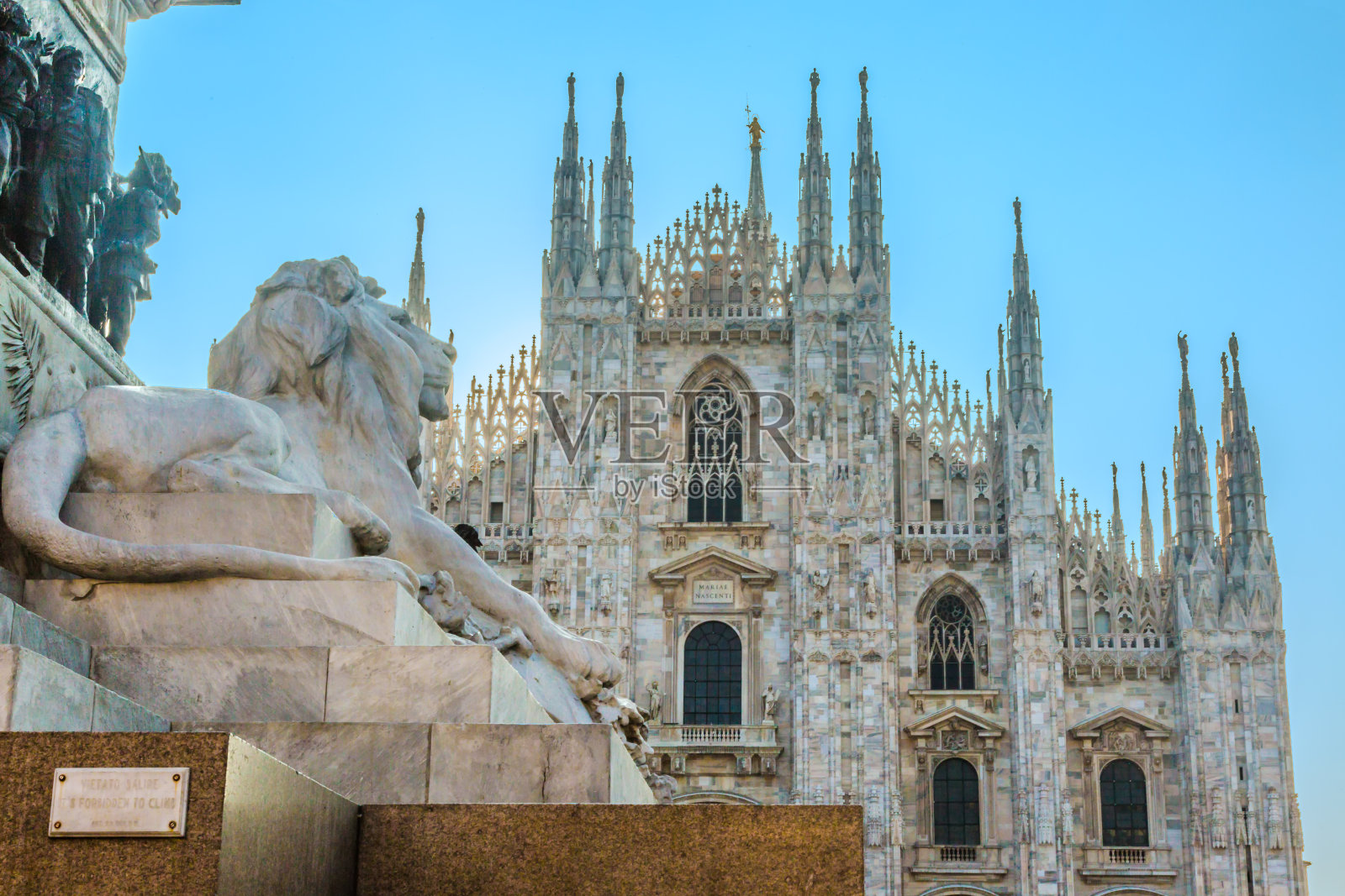 米兰市中心的大教堂照片摄影图片