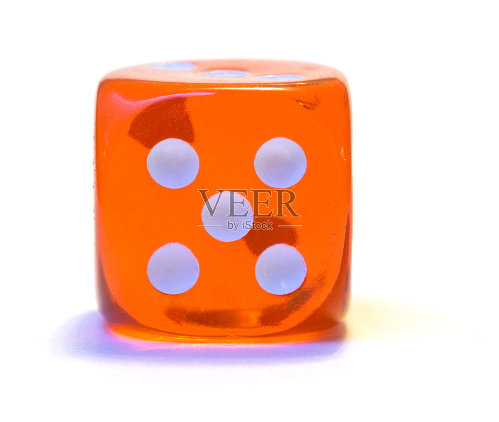 红色骰子，五号照片摄影图片