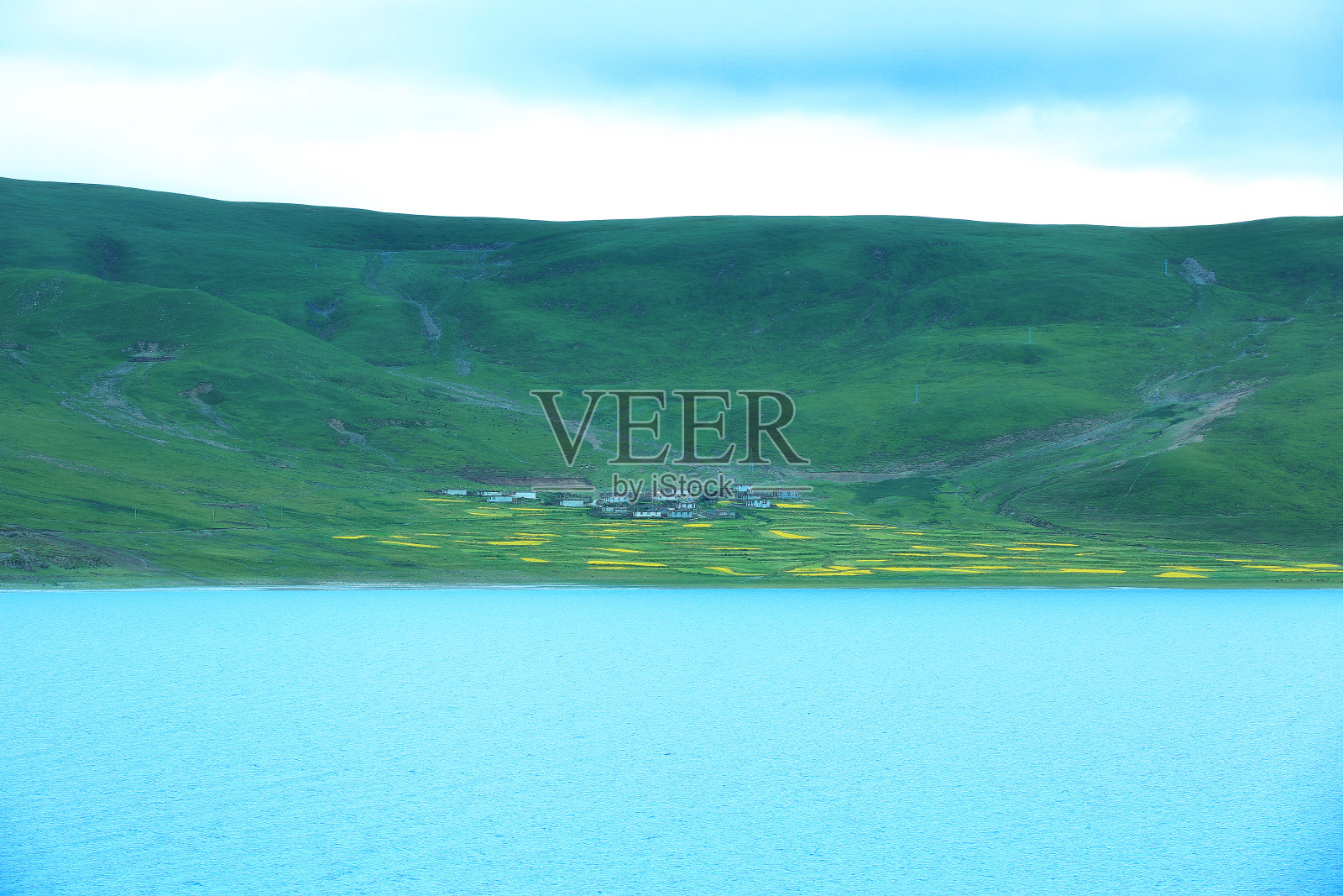 中国西藏的羊卓雍错湖照片摄影图片