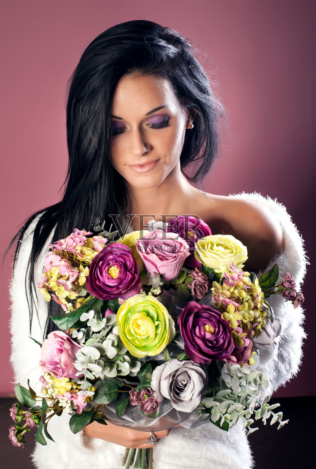 娇嫩年轻的黑发美人照片摄影图片