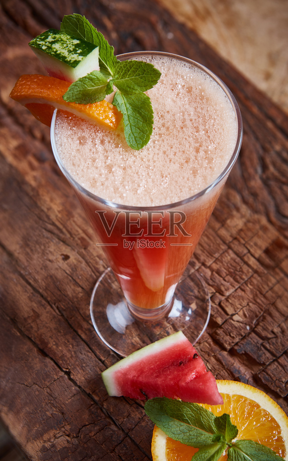 玻璃西瓜和橙子奶昔照片摄影图片