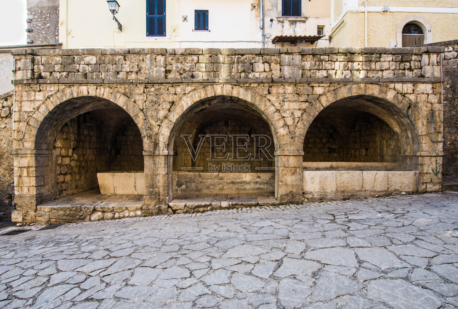 日落时分，科米诺山谷，弗罗西诺内照片摄影图片