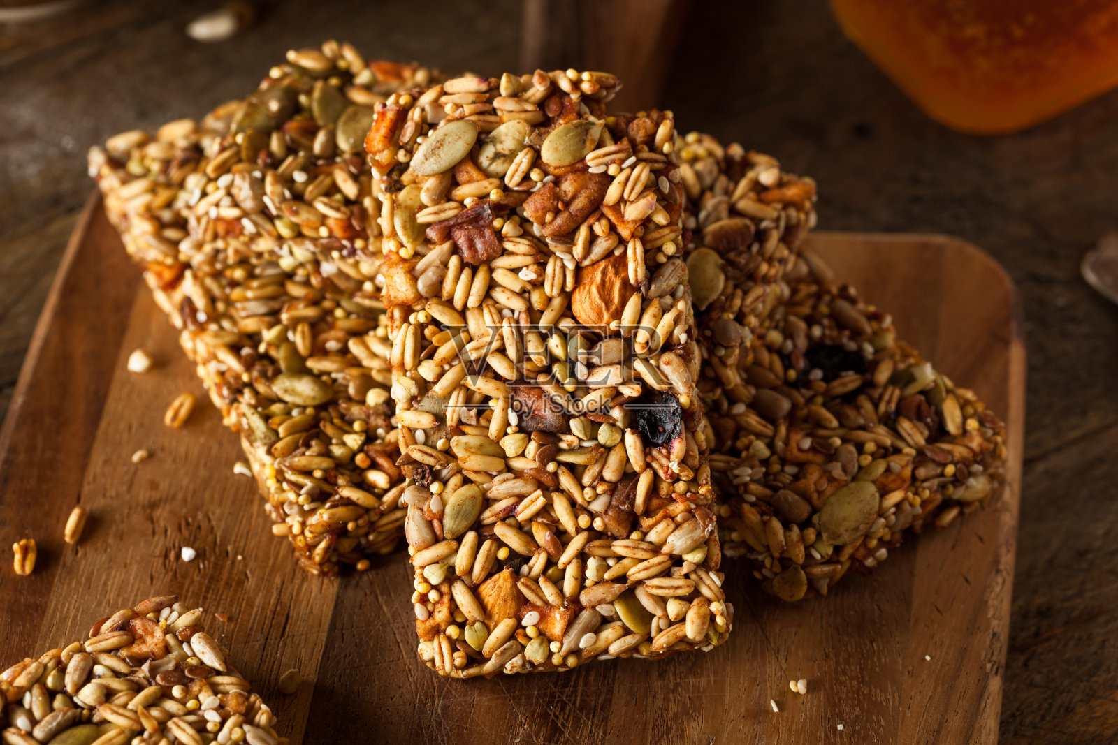 生有机格兰诺拉燕麦棒照片摄影图片