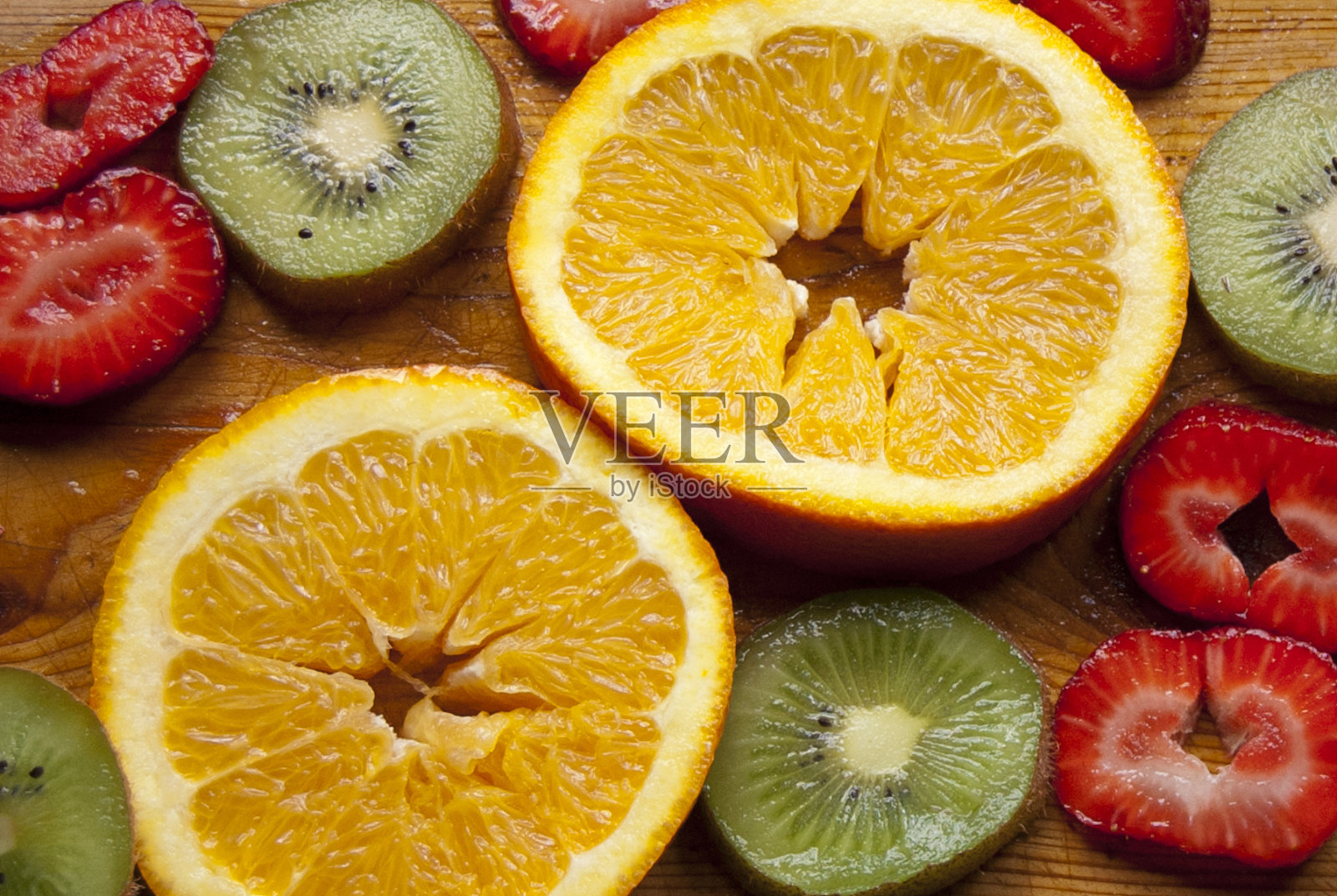 桌上的水果切片照片摄影图片