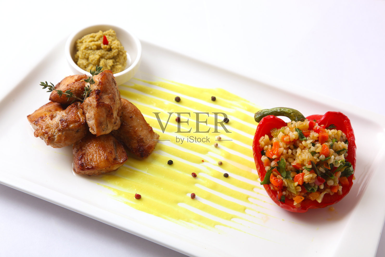 香菇和鸡肉的香辣干gur照片摄影图片