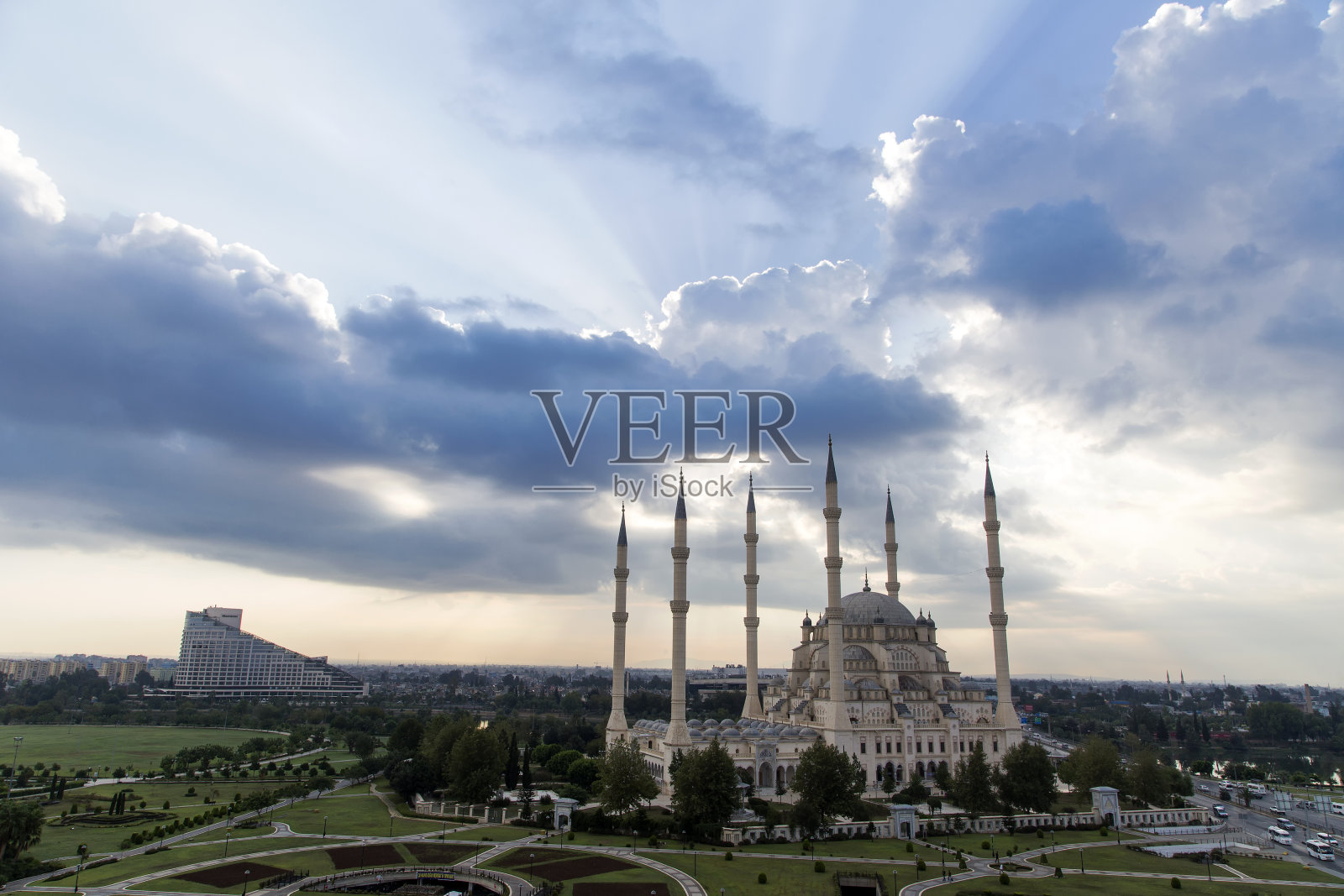 土耳其阿达纳中央清真寺照片摄影图片