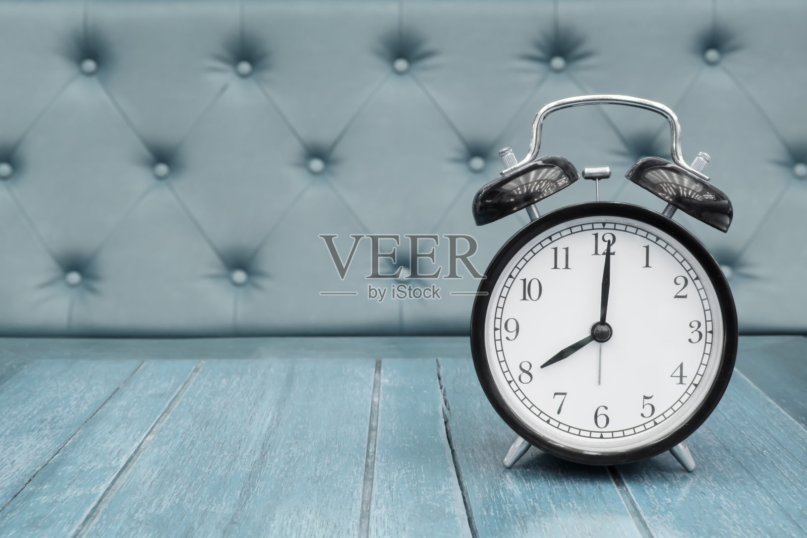 复古背景与复古闹钟照片摄影图片