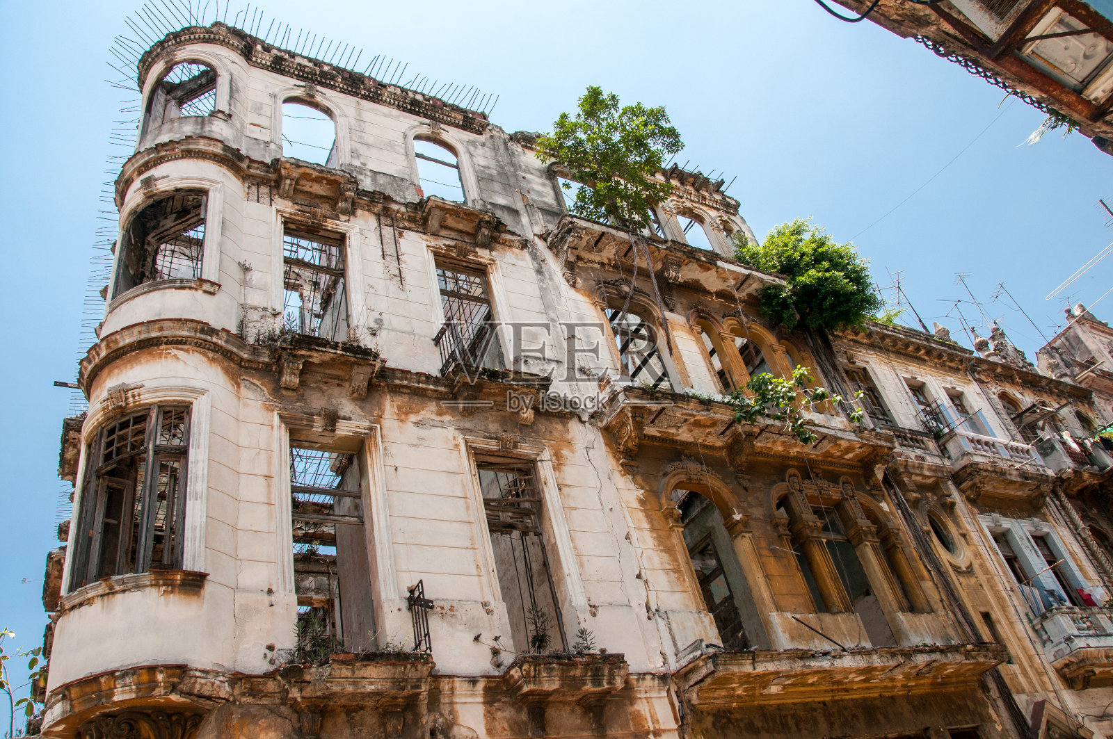 被时间摧毁的旧建筑，哈瓦那照片摄影图片