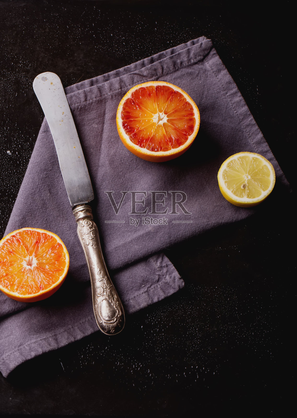 乡村背景上的血橙照片摄影图片