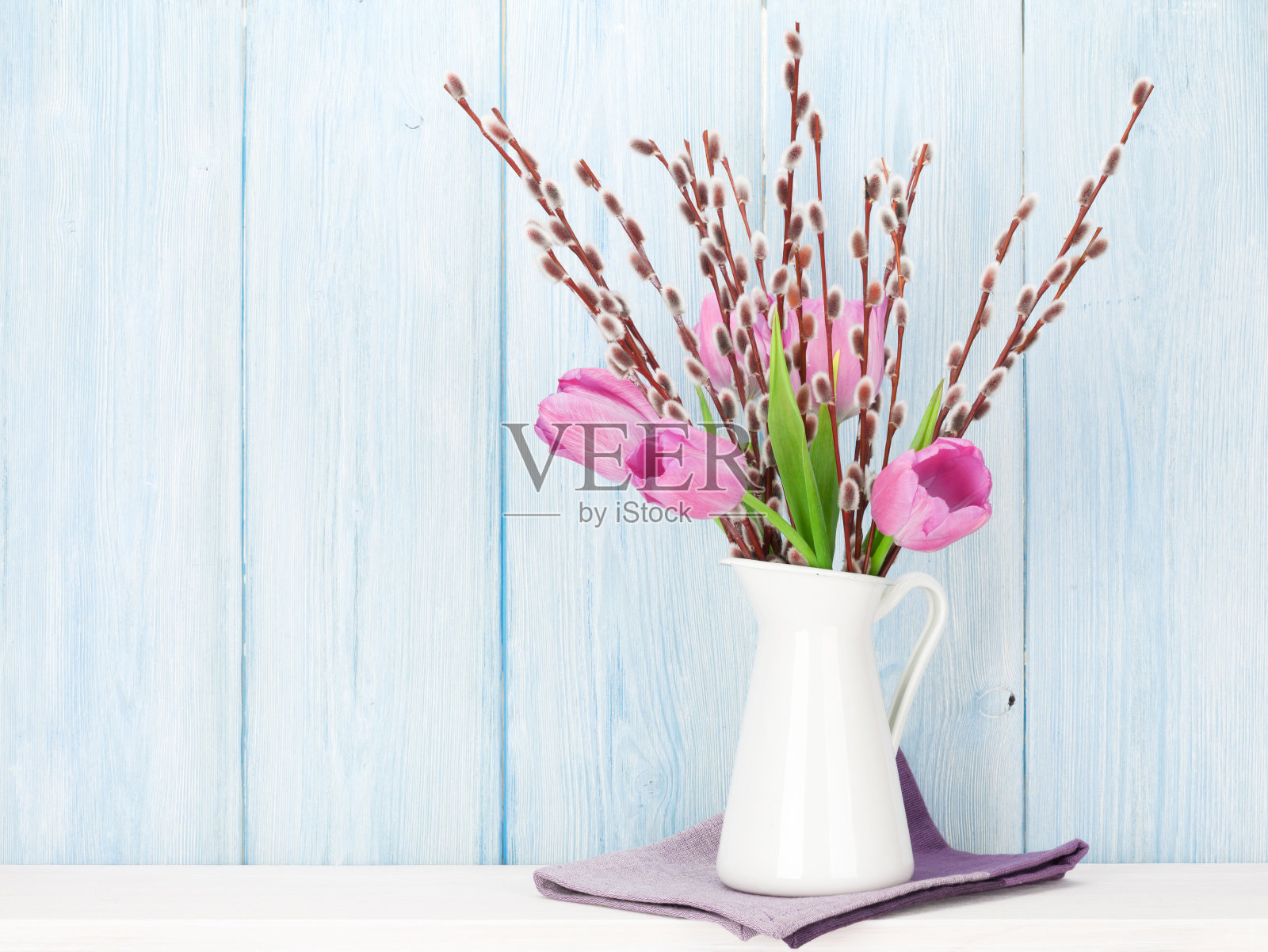 鲜嫩的粉红色郁金香花束照片摄影图片