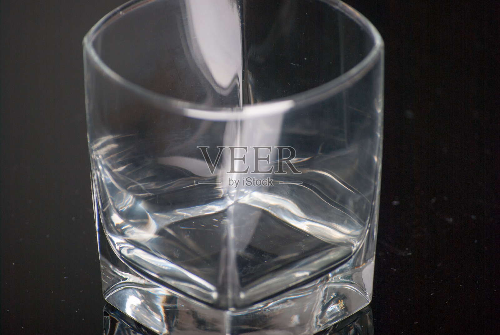 威士忌酒杯-苏格兰酒杯照片摄影图片