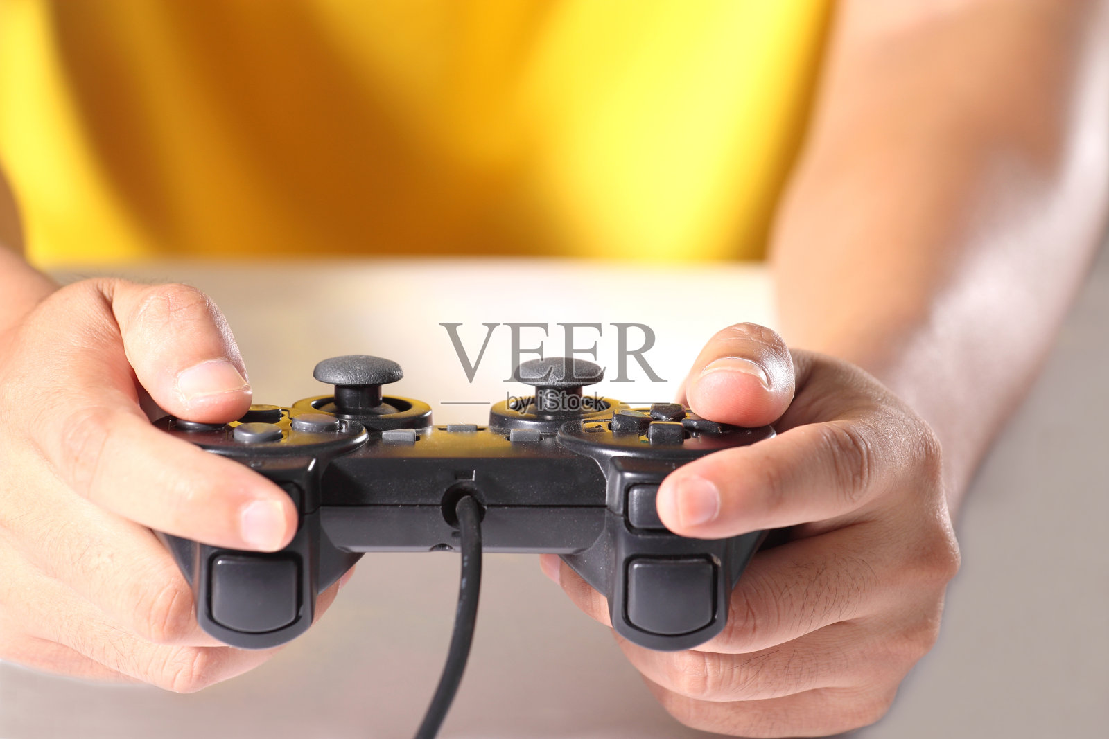 玩视频游戏照片摄影图片