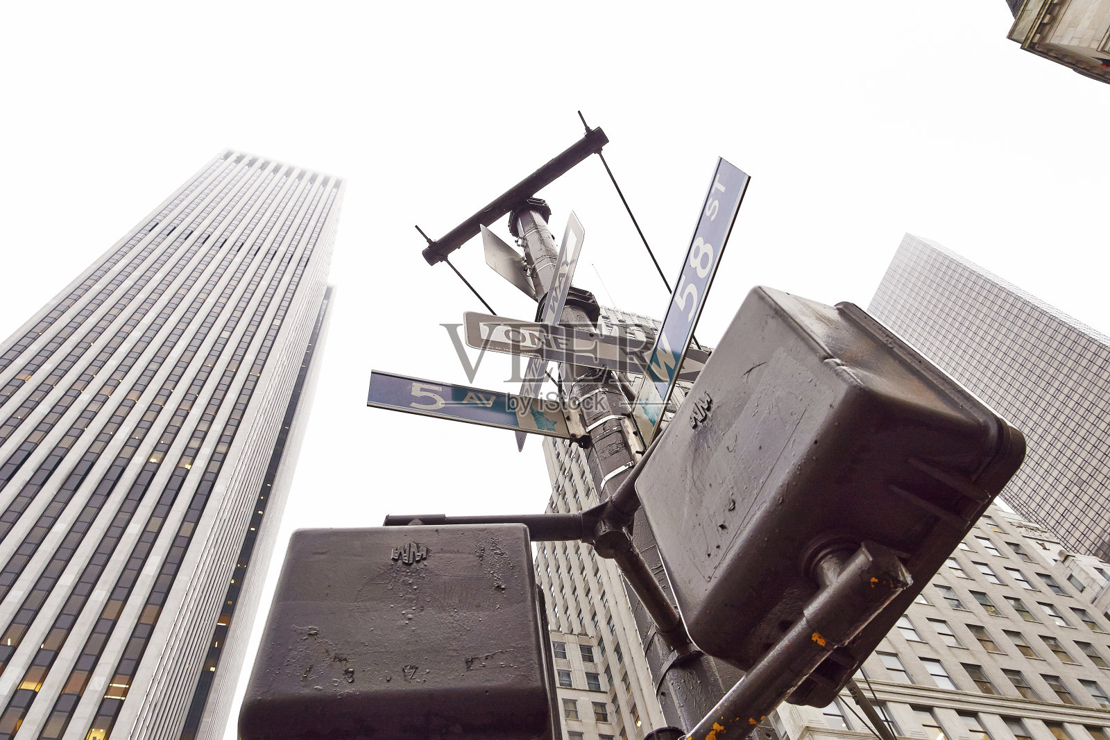 纽约十字路口的街道标志照片摄影图片