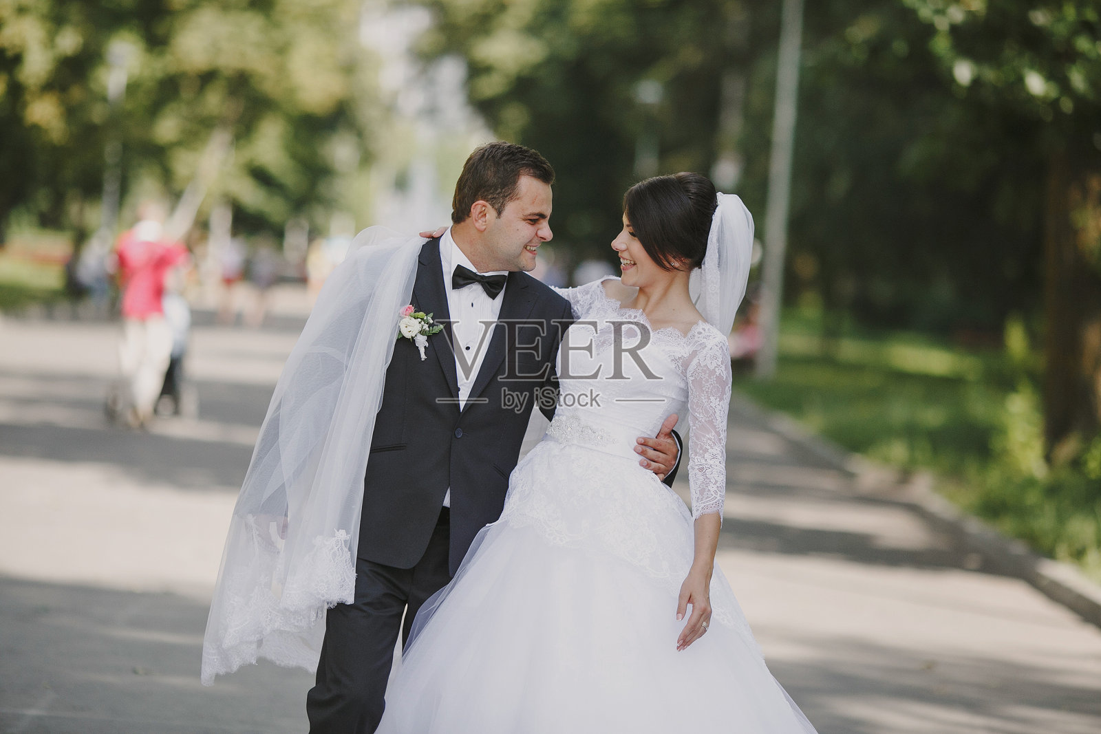 绿色婚礼;照片摄影图片