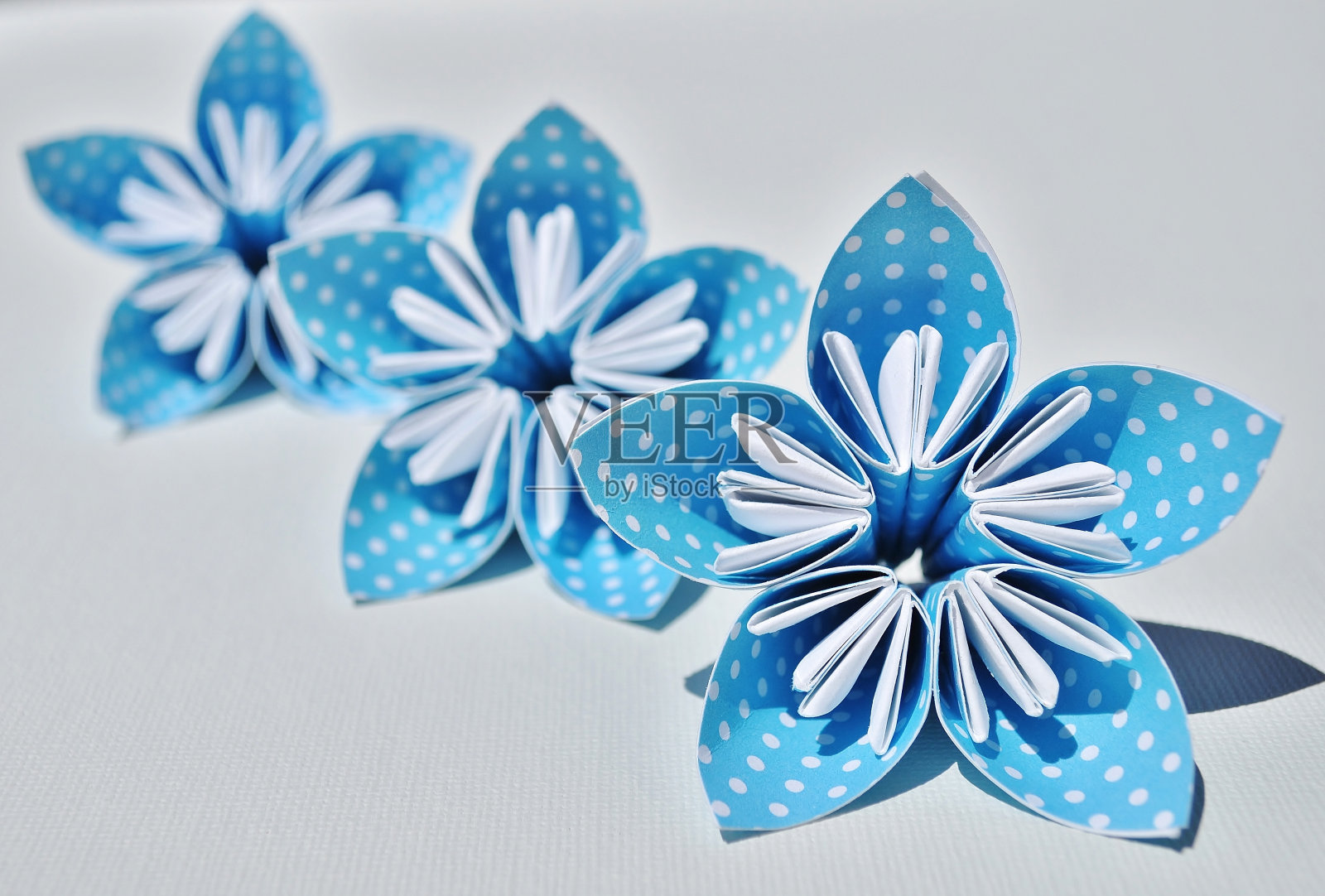 折纸花。照片摄影图片