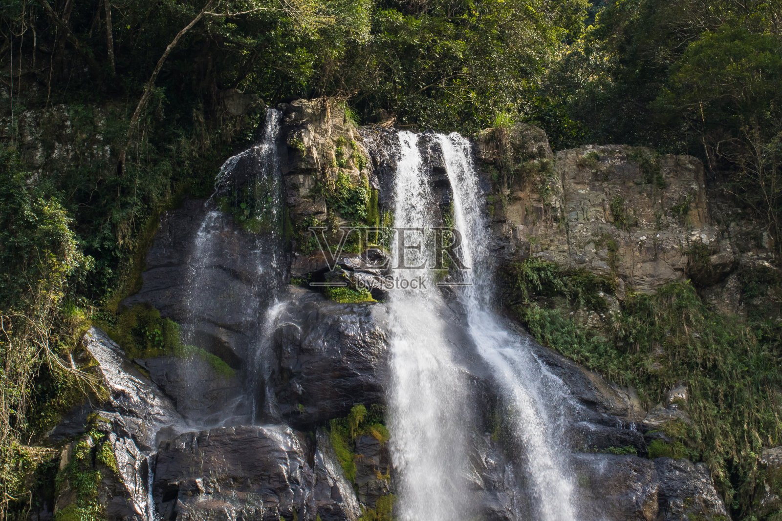 瀑布在台湾照片摄影图片