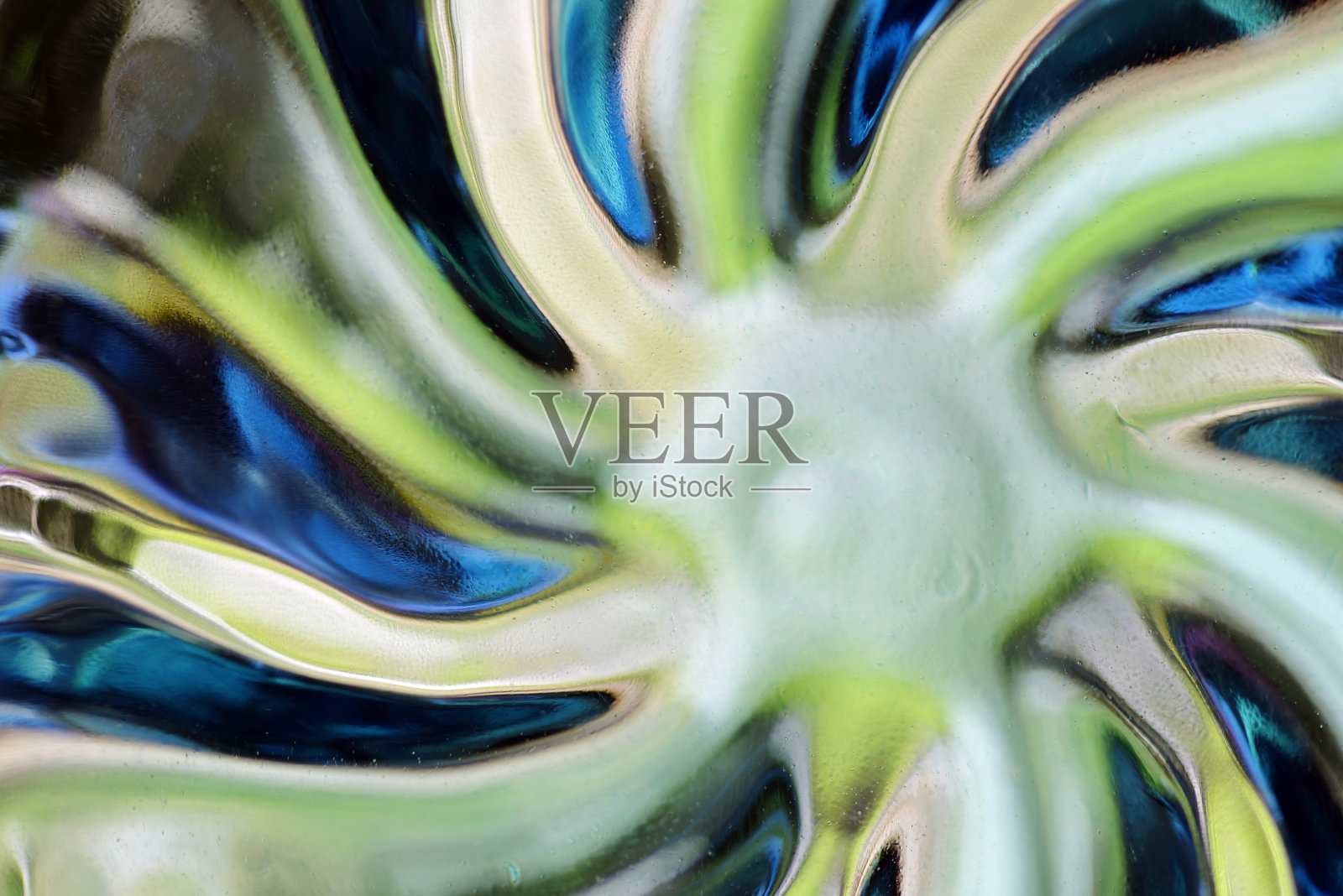 玻璃上的螺旋图案照片摄影图片