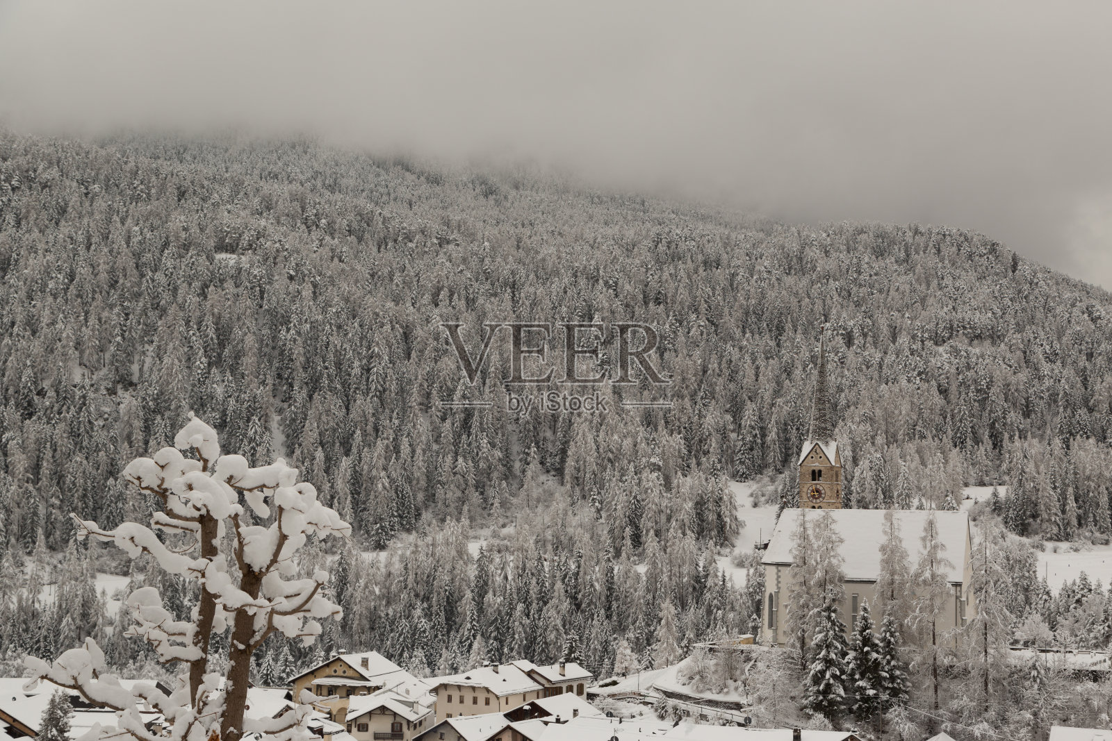 Scuol在瑞士照片摄影图片