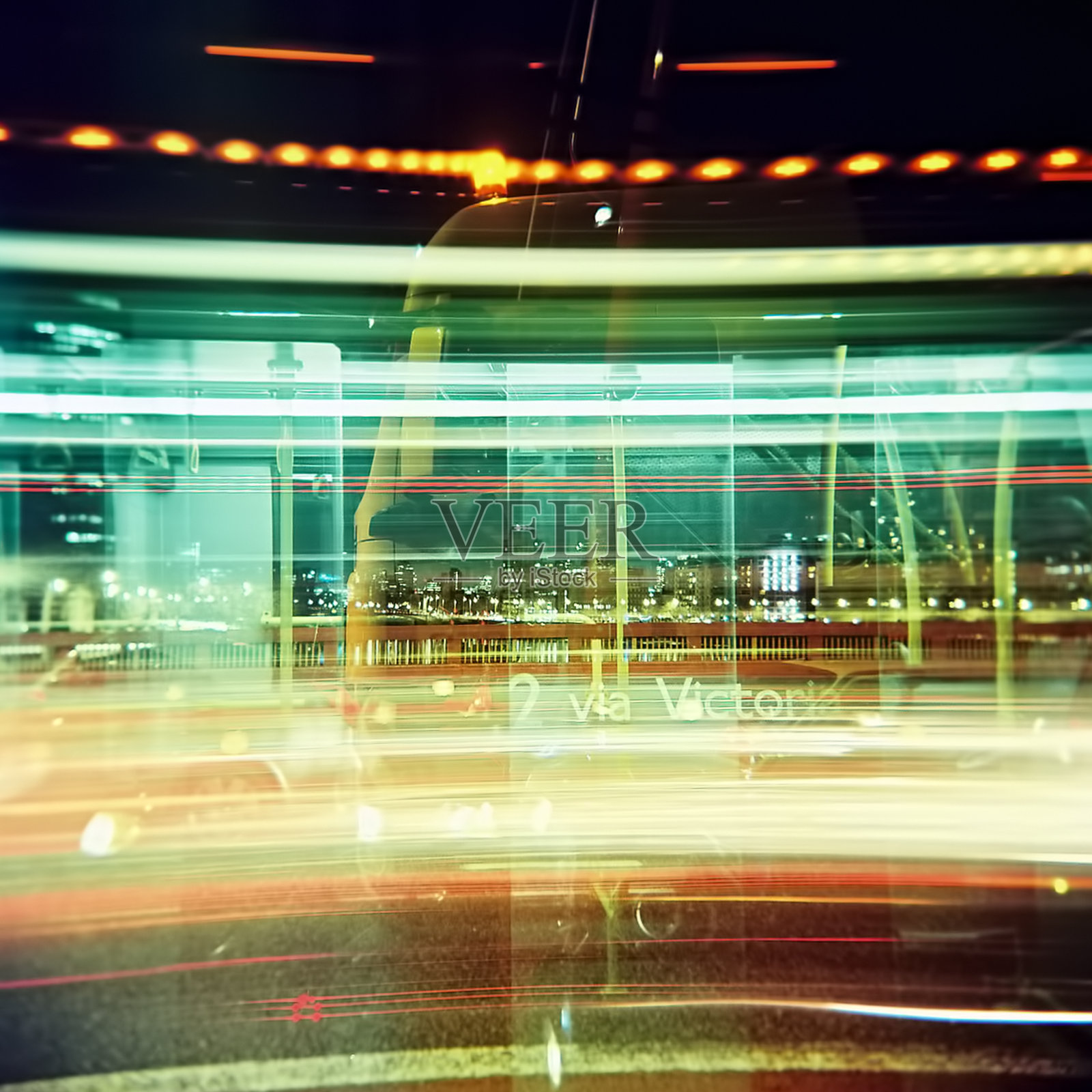 沃克斯豪尔大桥上的交通灯照片摄影图片