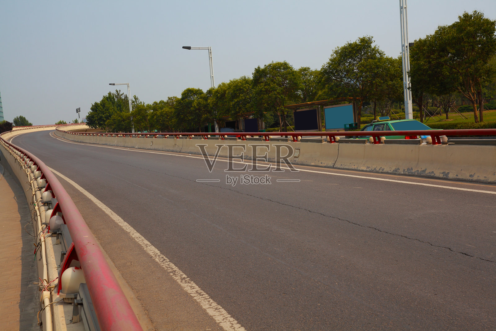 城市立交桥与高速公路交汇处照片摄影图片