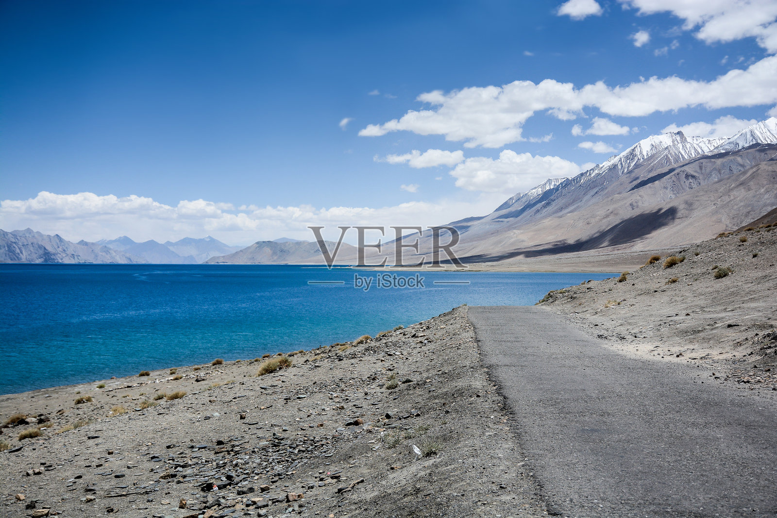 班公左湖——最高的咸水湖照片摄影图片