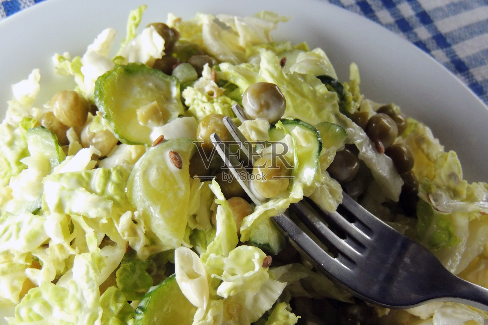 北京大白菜黄瓜沙拉照片摄影图片