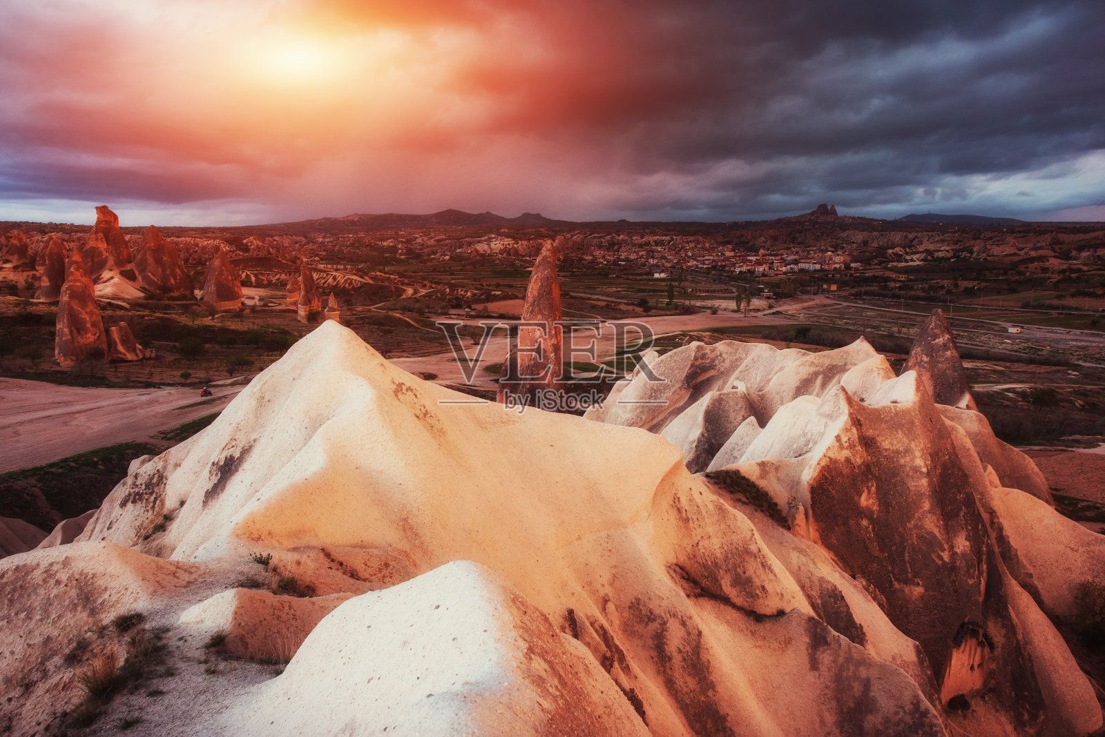 奇妙的日出在卡帕多西亚，安纳托利亚，T照片摄影图片