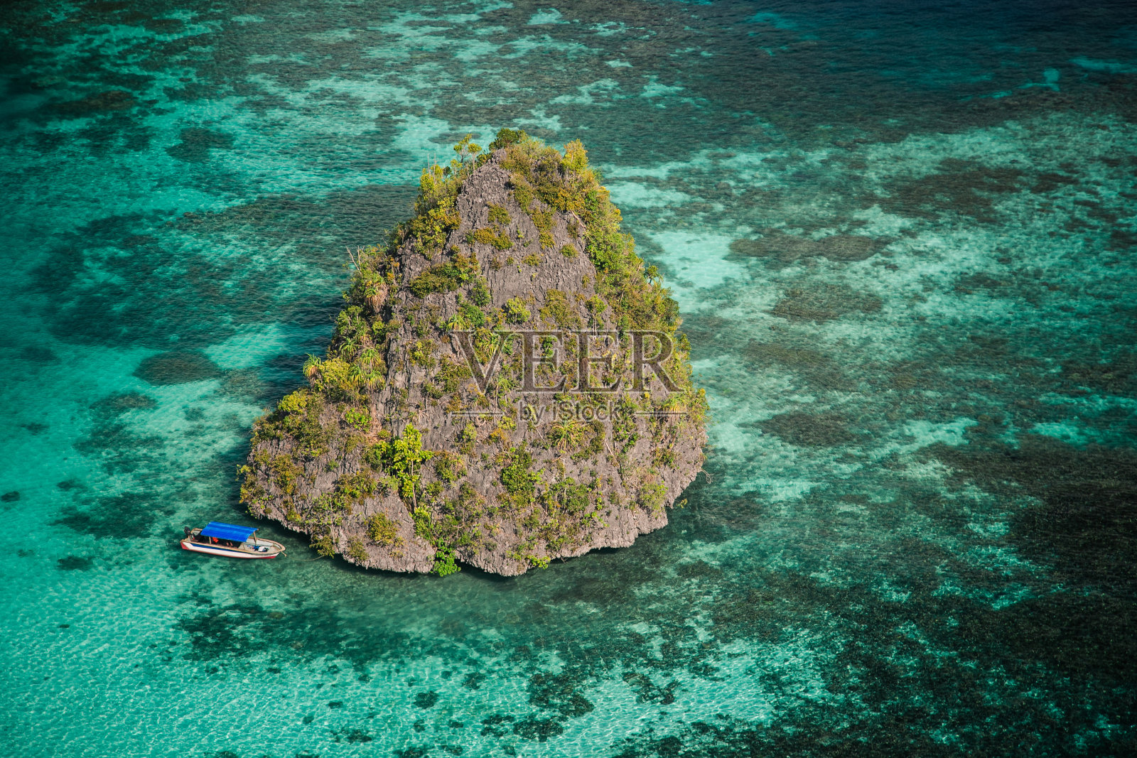 天堂岛的环礁在海里照片摄影图片