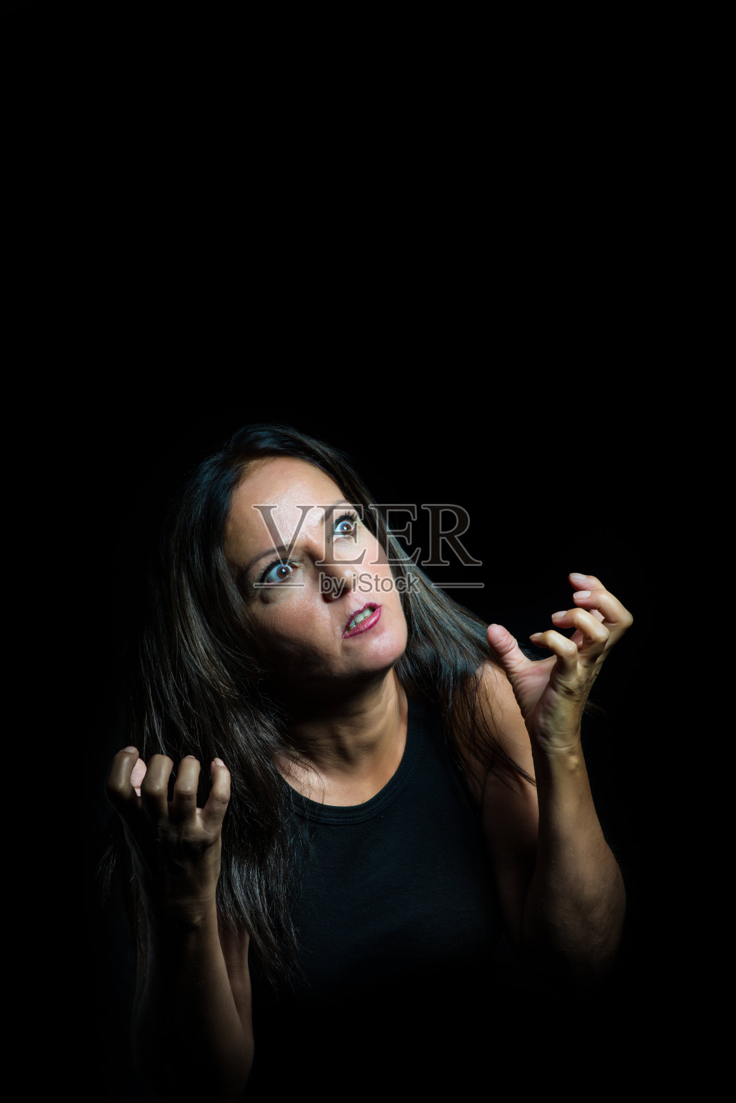 患有精神疾病的妇女照片摄影图片