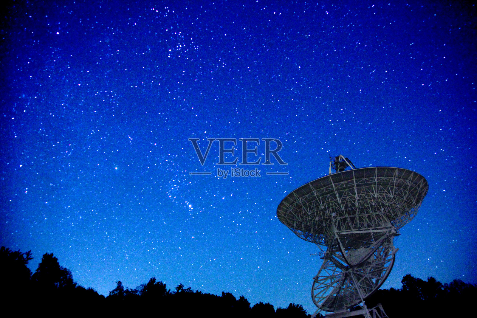 卫星仰望星空照片摄影图片