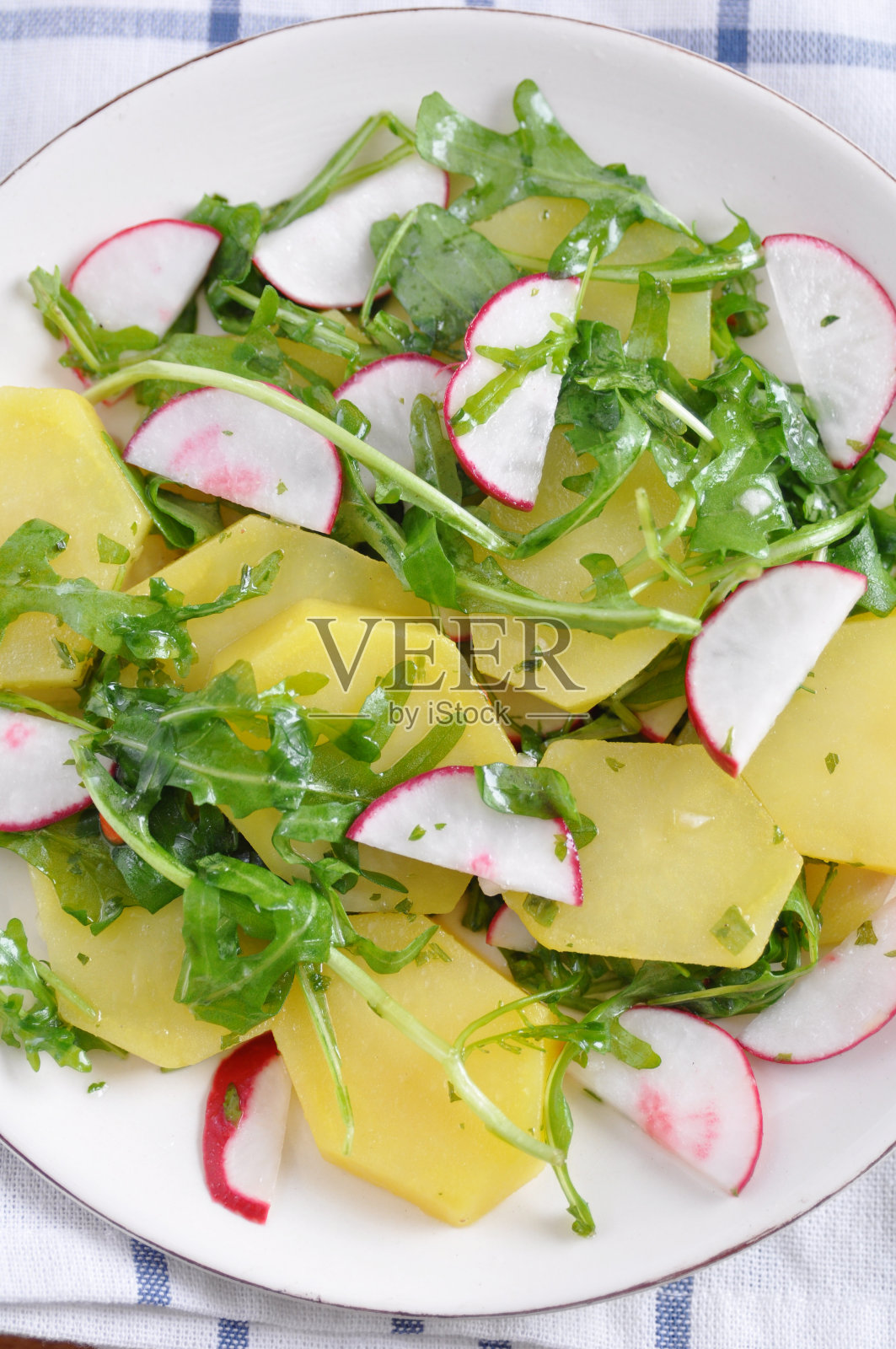 红萝卜土豆沙拉照片摄影图片