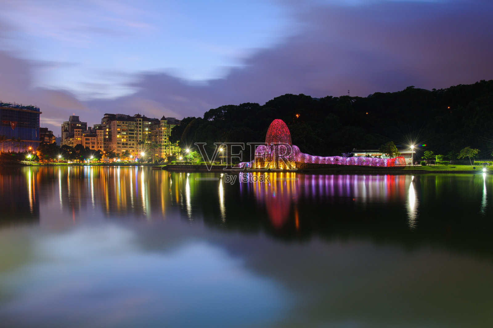 湖边美丽的日落照片摄影图片
